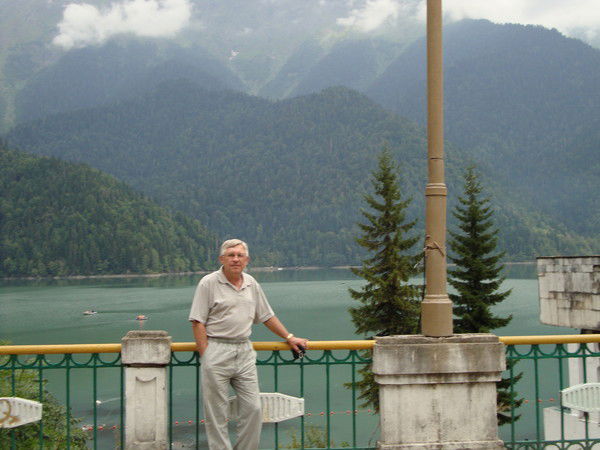 Александр Максимов