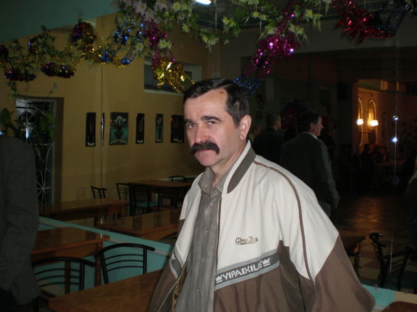 Николай Острась