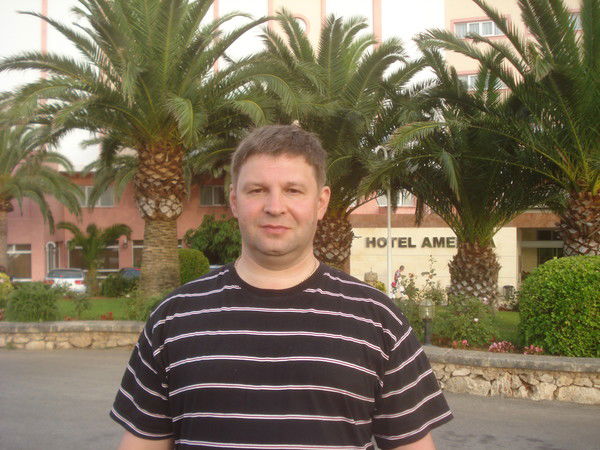 Юрий Фролов