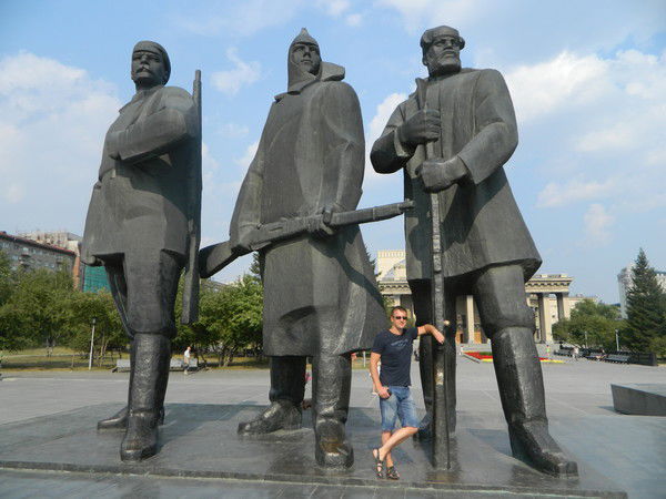 Максим Бобров