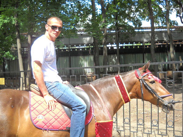 Александр Лотошников