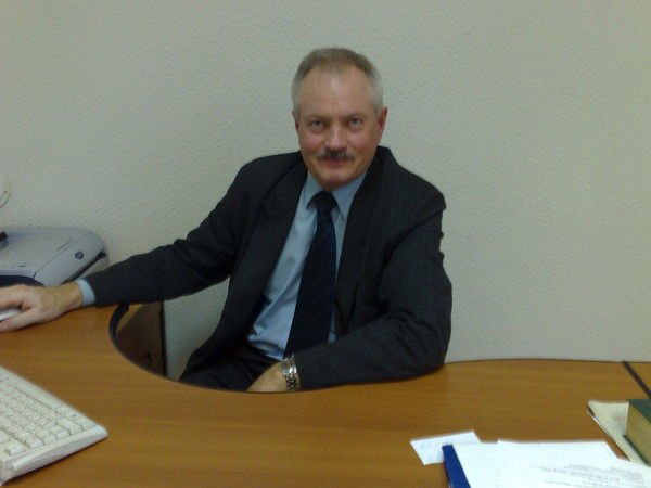 Олег Викторов