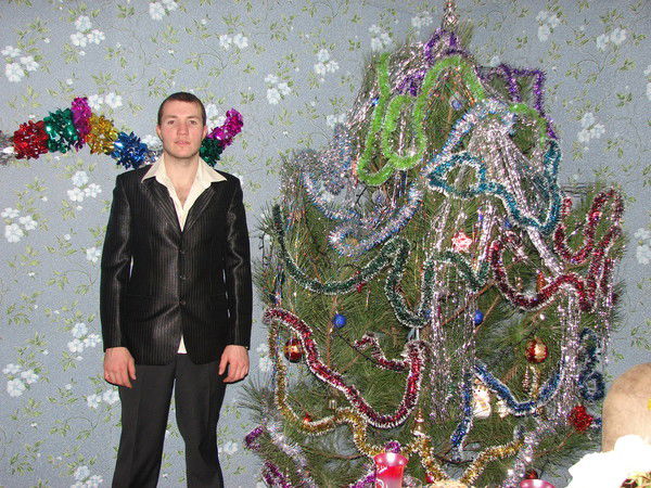 Антон Антипов