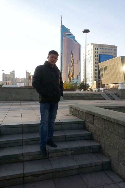 Аркен Ахметов