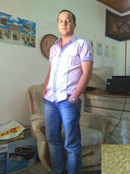 Азам Султанов