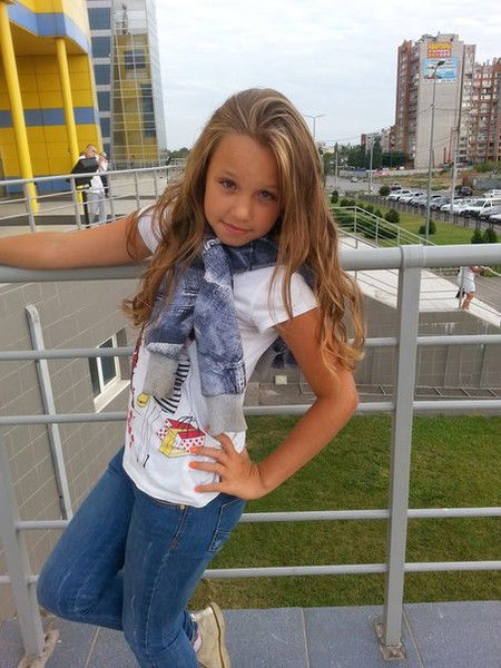 Аня Семёнова