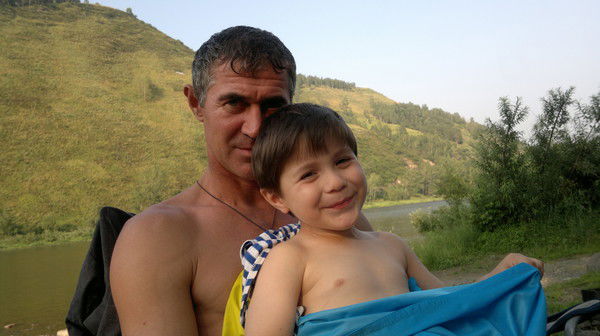 Игорь Тихонов