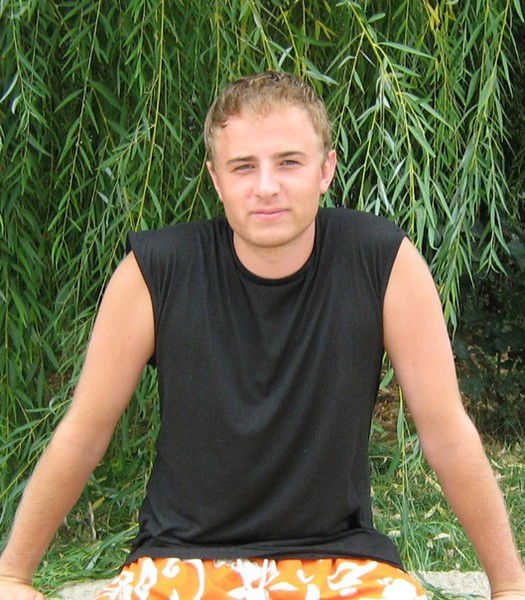 Дмитрий Белов