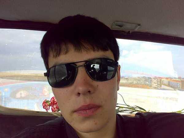 Артем Попов