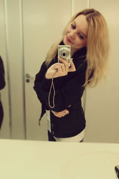 Оленька Бысова)