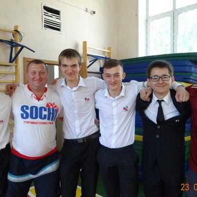 Максим Головин