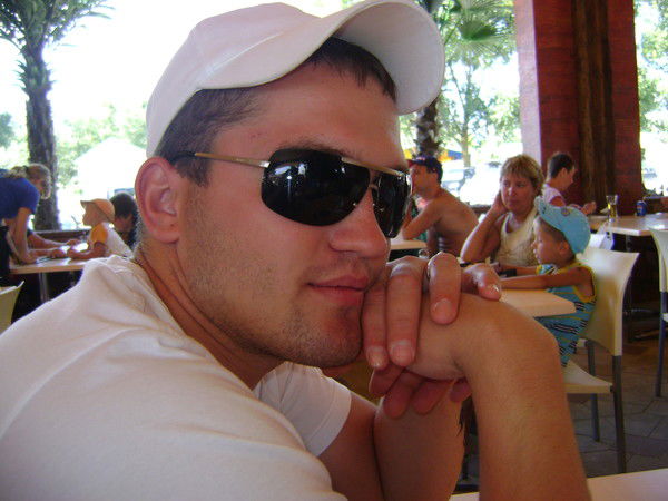 Максим Давыдов