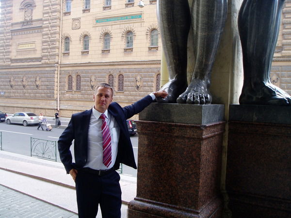 Игорь Серов