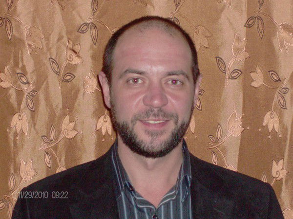 Максим Азизов