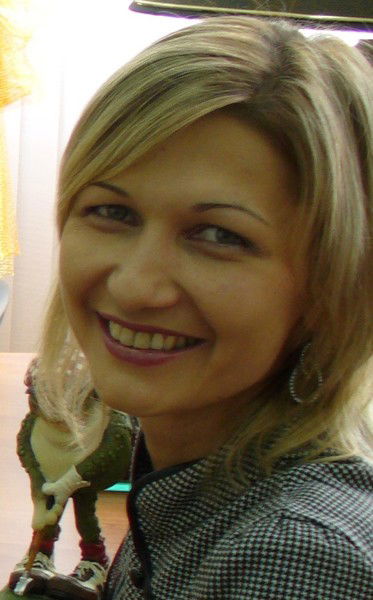 Анна Угарина