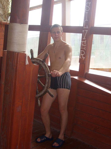 Николай Углов