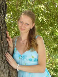 Лена Богданова