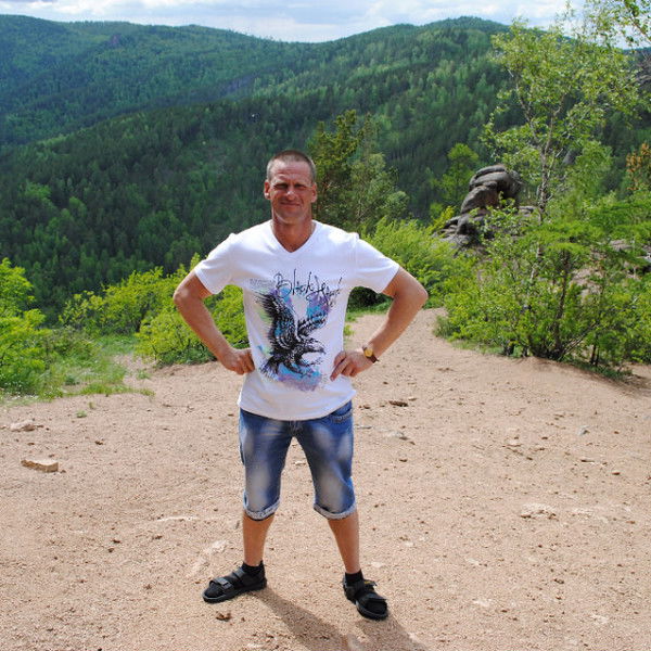 Николай Стариков