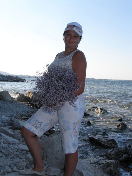 Лариса ........