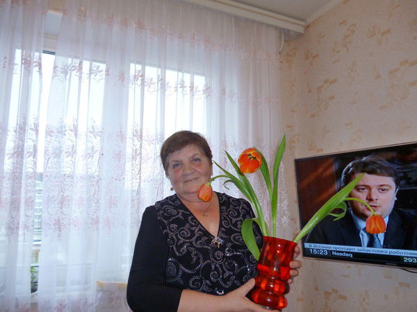 Нина Попова