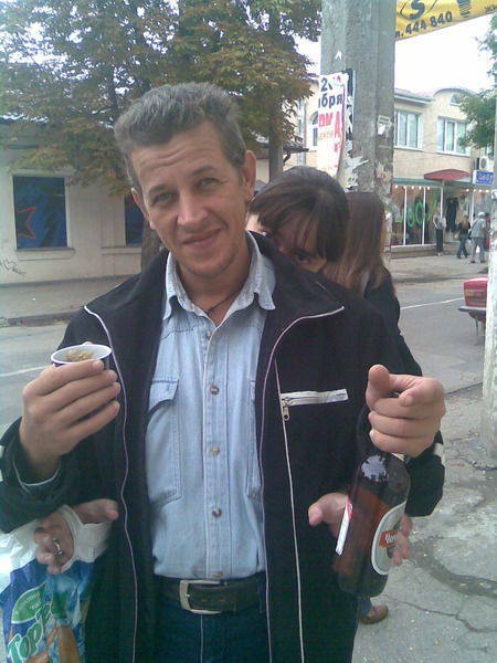 Толя Максименко