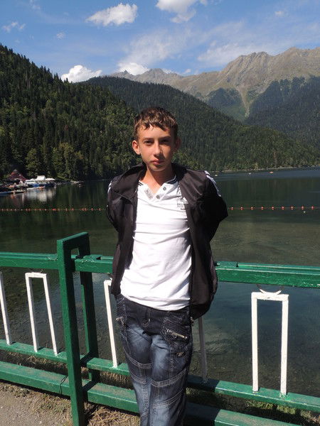 Андрей Азарьян