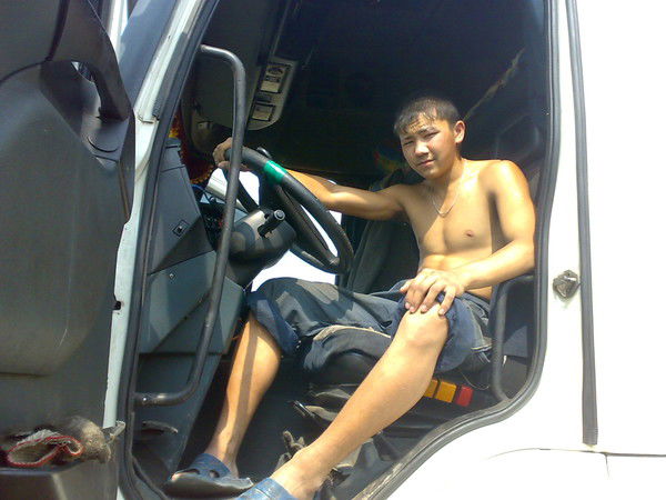 Айнур Султанов