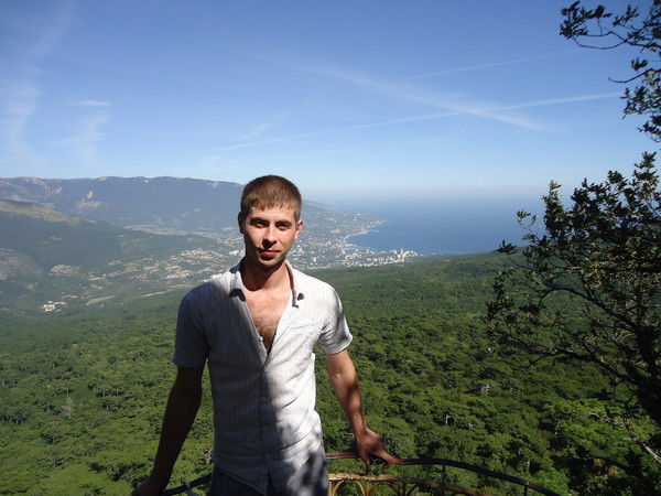 Александр Петров