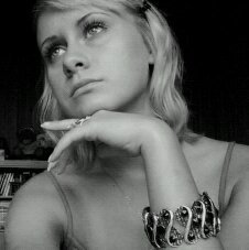 Анна Тарасова