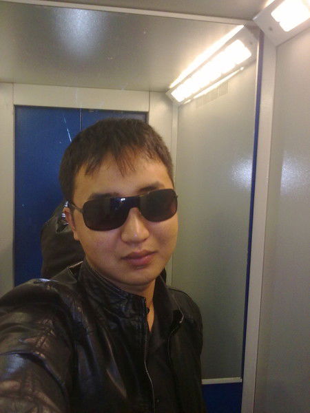 Айбек Узаков