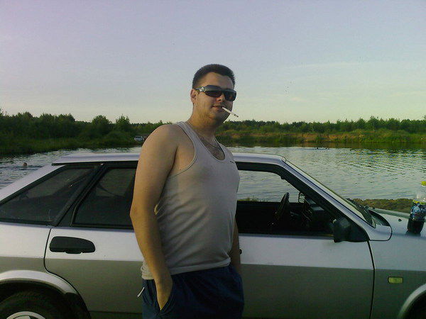 Макс Николаев