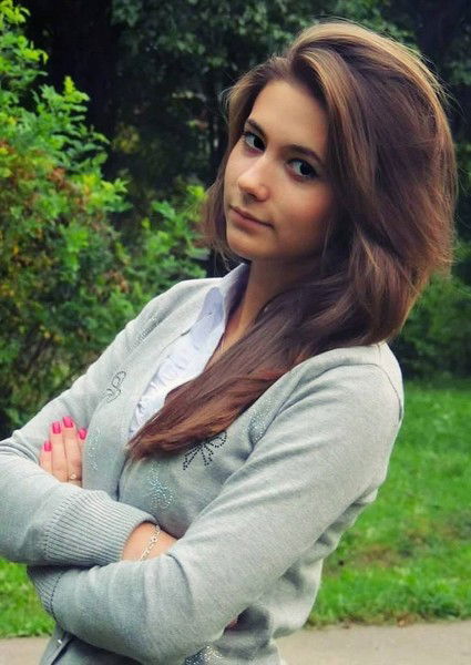 Аня Столбова