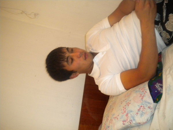 Медер Худояров