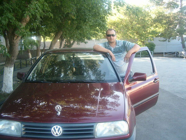 Евгений Левченко