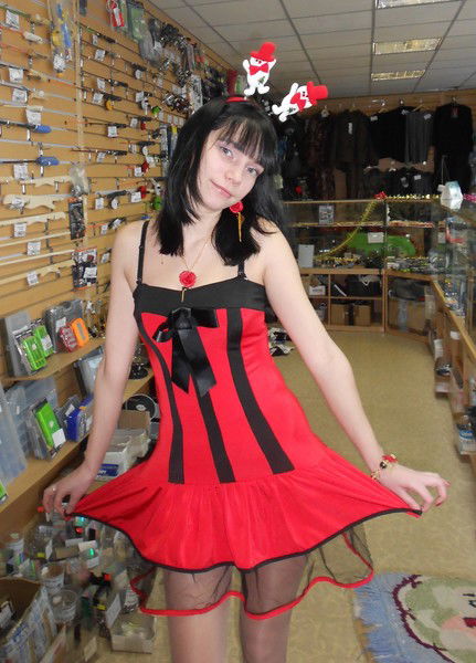 Елена Захарова