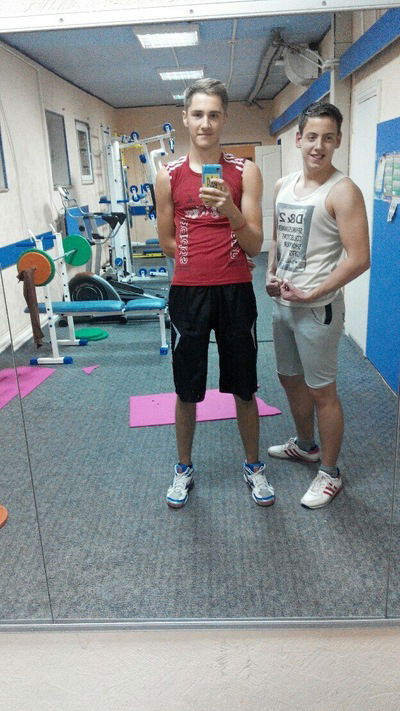 Влад Мірошниченко