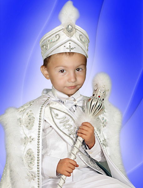 Амир Саруханов