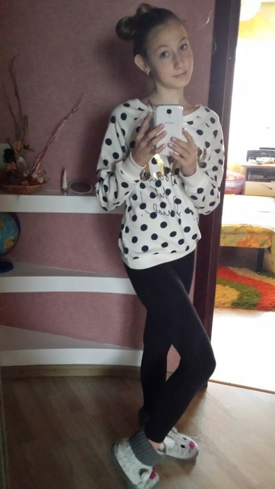 Полина Попова