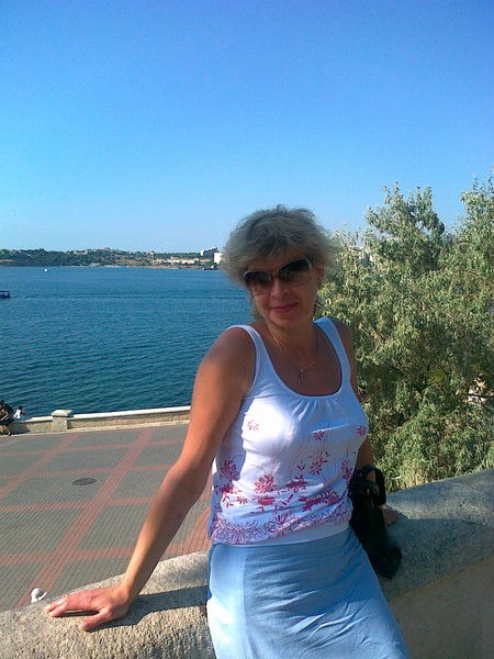 Лена Гнеушева