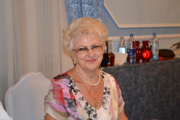 Надежда Ескендирова