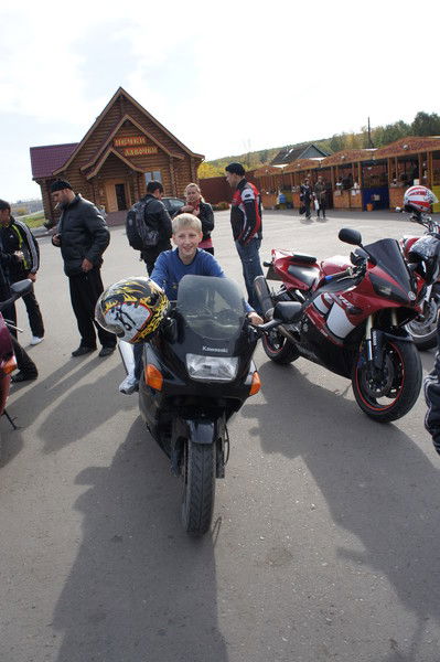 Эдик > B-Boy Spy <