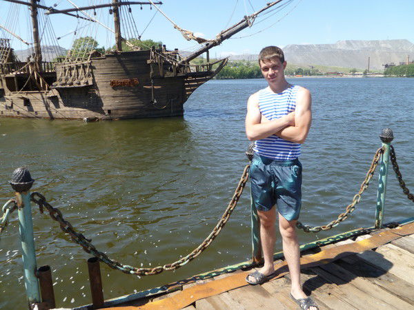 Александр Овчинников