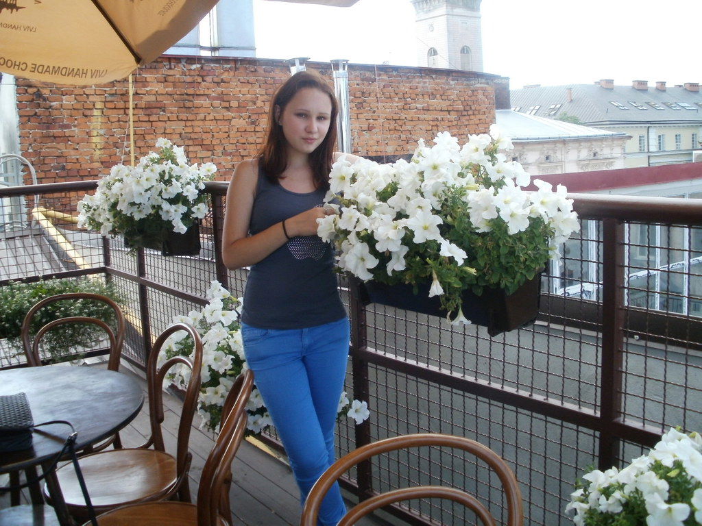 Полина Нешпир