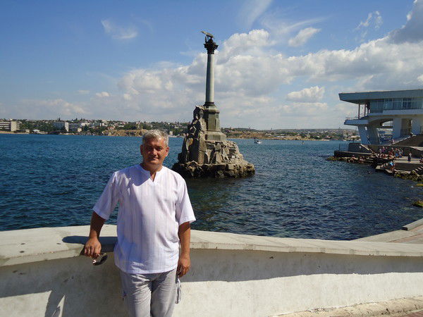 Евгений Романов