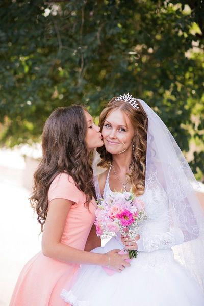 Анюта Покоёнок