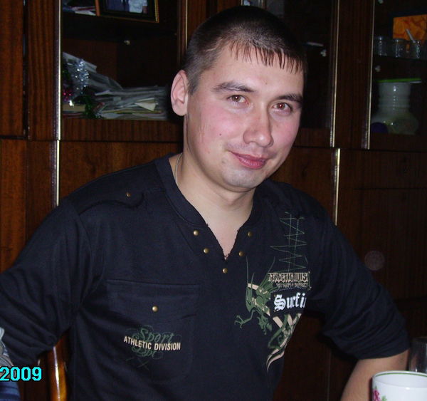 Толя Ефимов