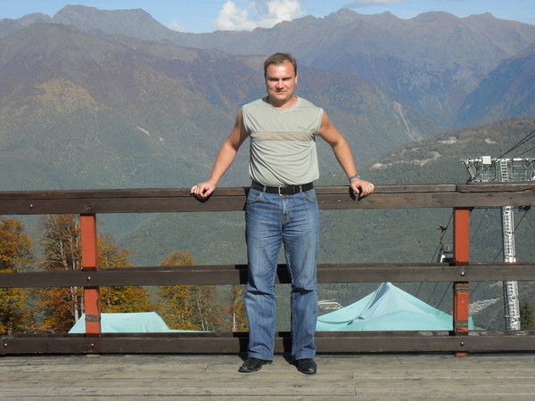 Юрий Фролов