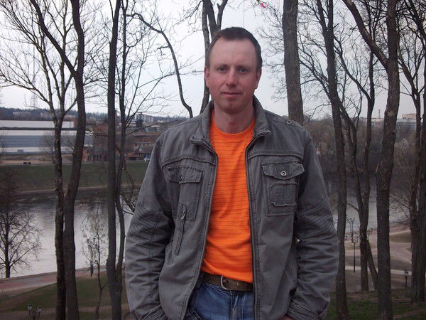 Юрий Леоненков