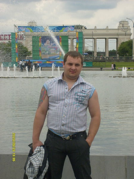 Евгений Тихонов