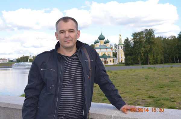 Андрей Сурин